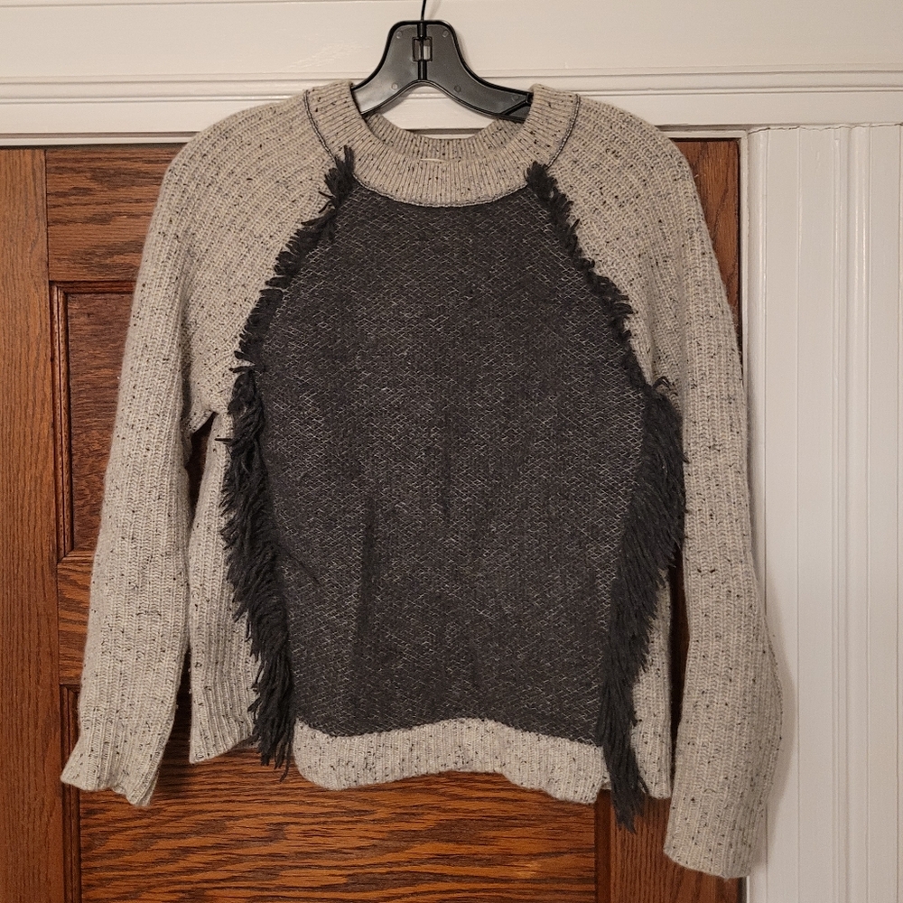 White + Warren 100% cashmere fringe-detail sweater